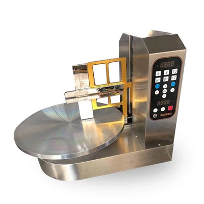 Stroj na polevu narozeninových dortů