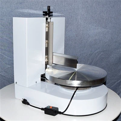 Stroj na polevu dortů