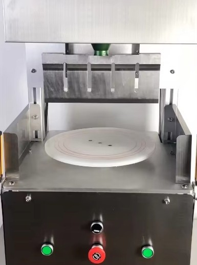 Ultrasonic Round Cake Cutting Machine